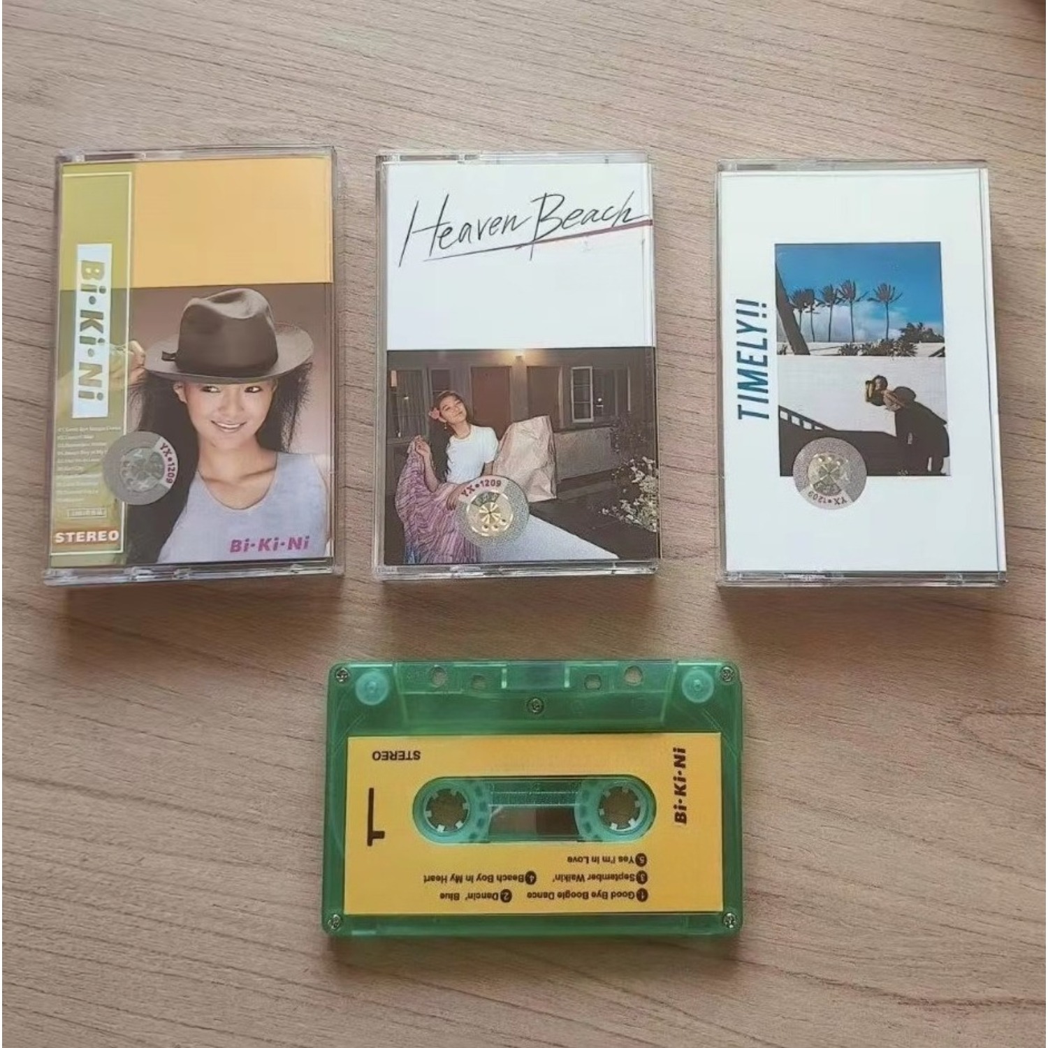 Vintage And Collectible - レトロな日本のアーバンポップ音楽カセットテープ 陽気なヴィンテージ・ボーカルスタジオ録音 サニーな雰囲気のクラシック80年代ポップミュージックコレクション