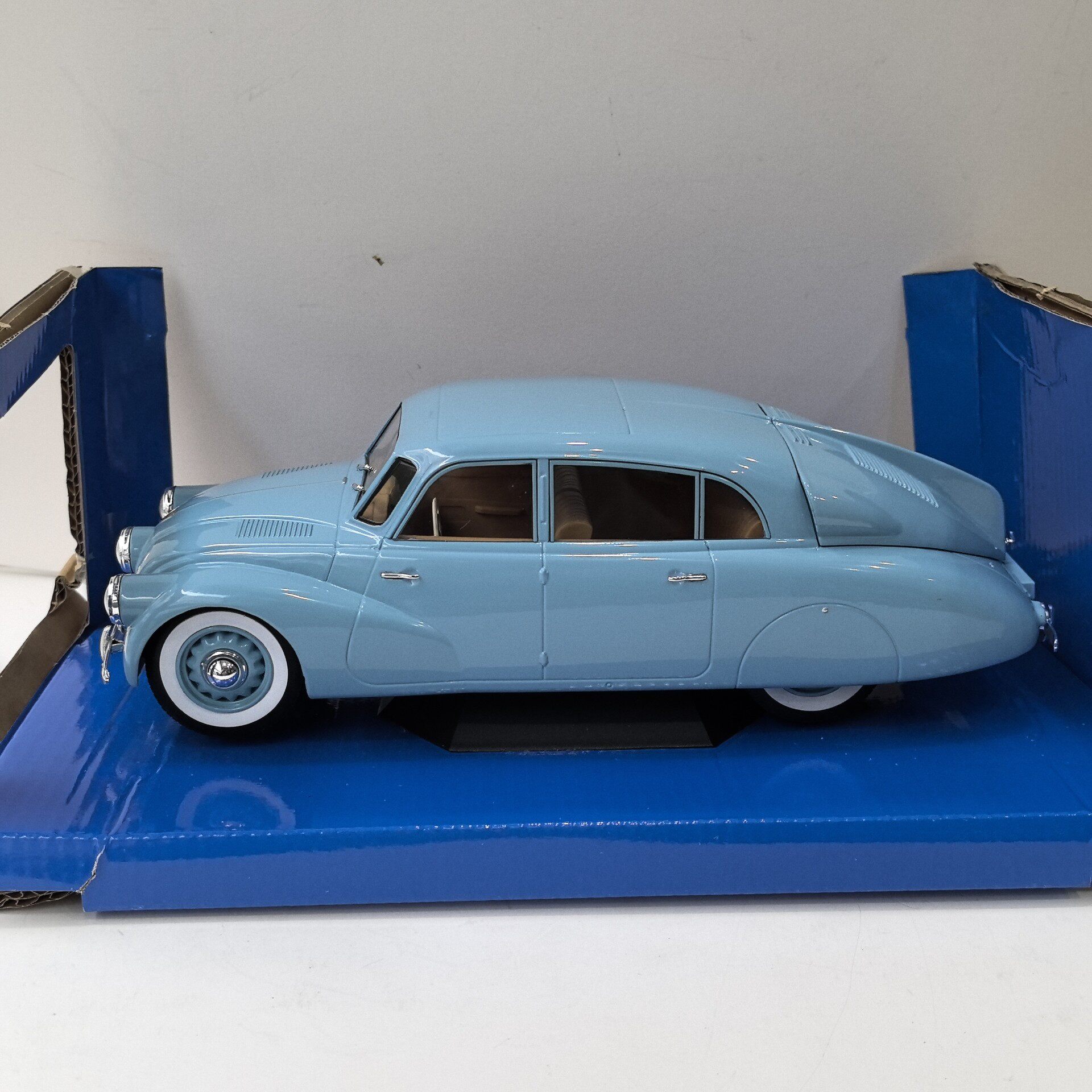 MCGダイキャスト 1/18スケール TATRA 87 ヴィ - Vintage And Collectible のレビューと価格